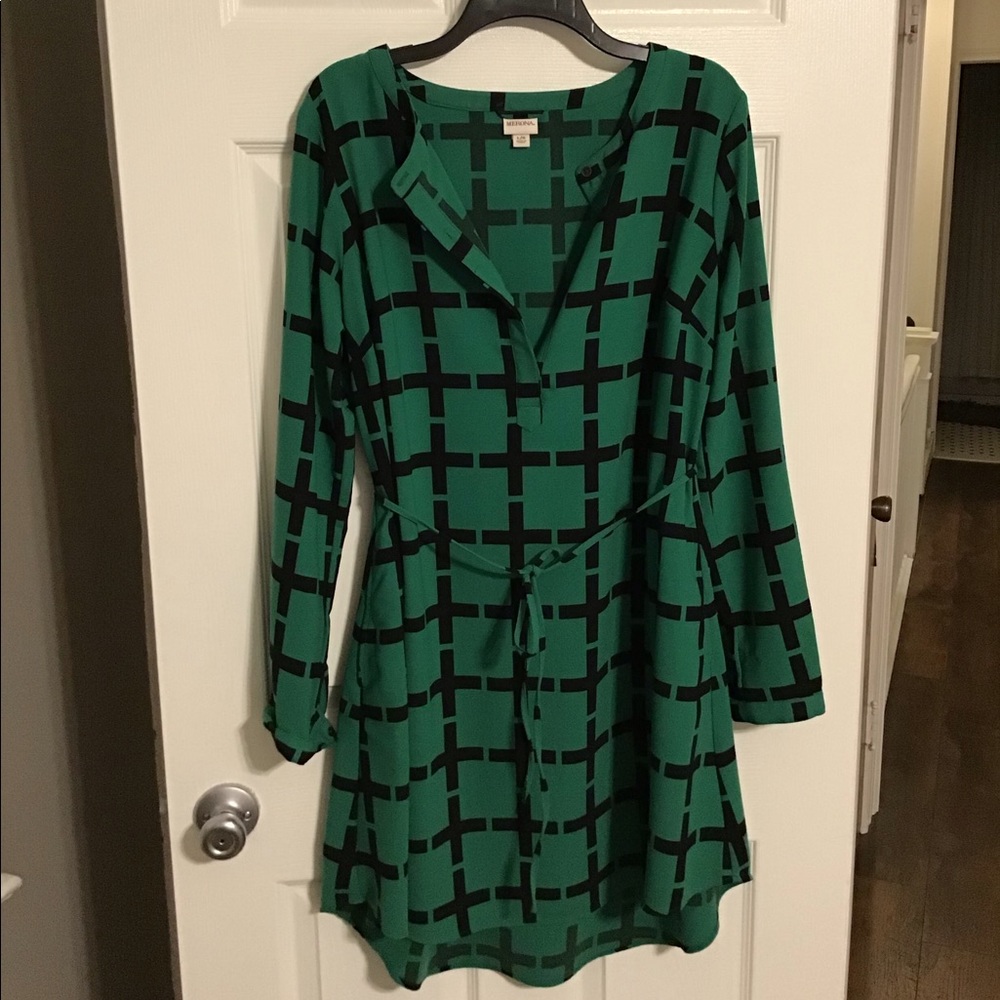 Green and Black Geometric Pattern Tie-Waist Dress